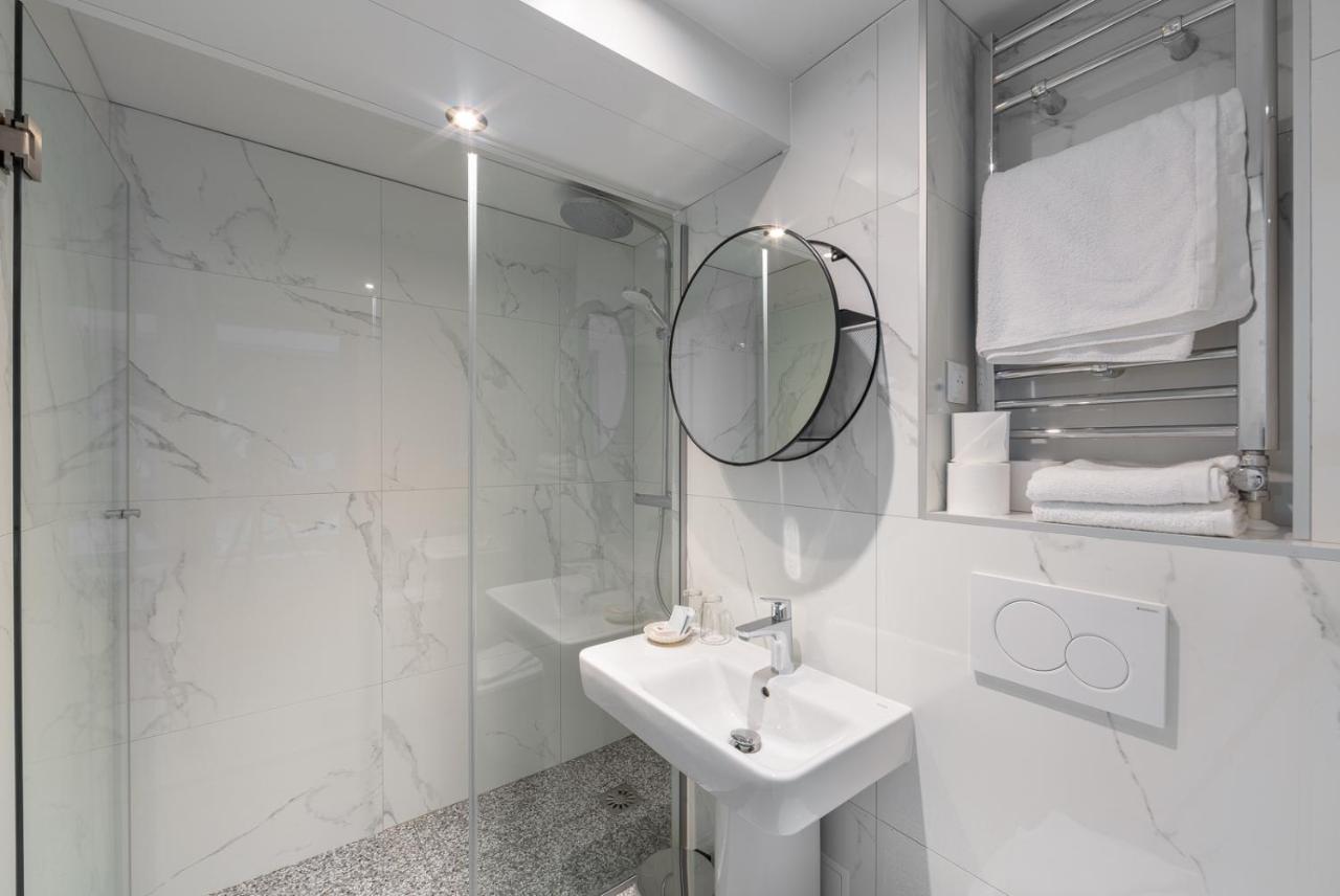 Hotel Saint Christophe Paris Bagian luar foto