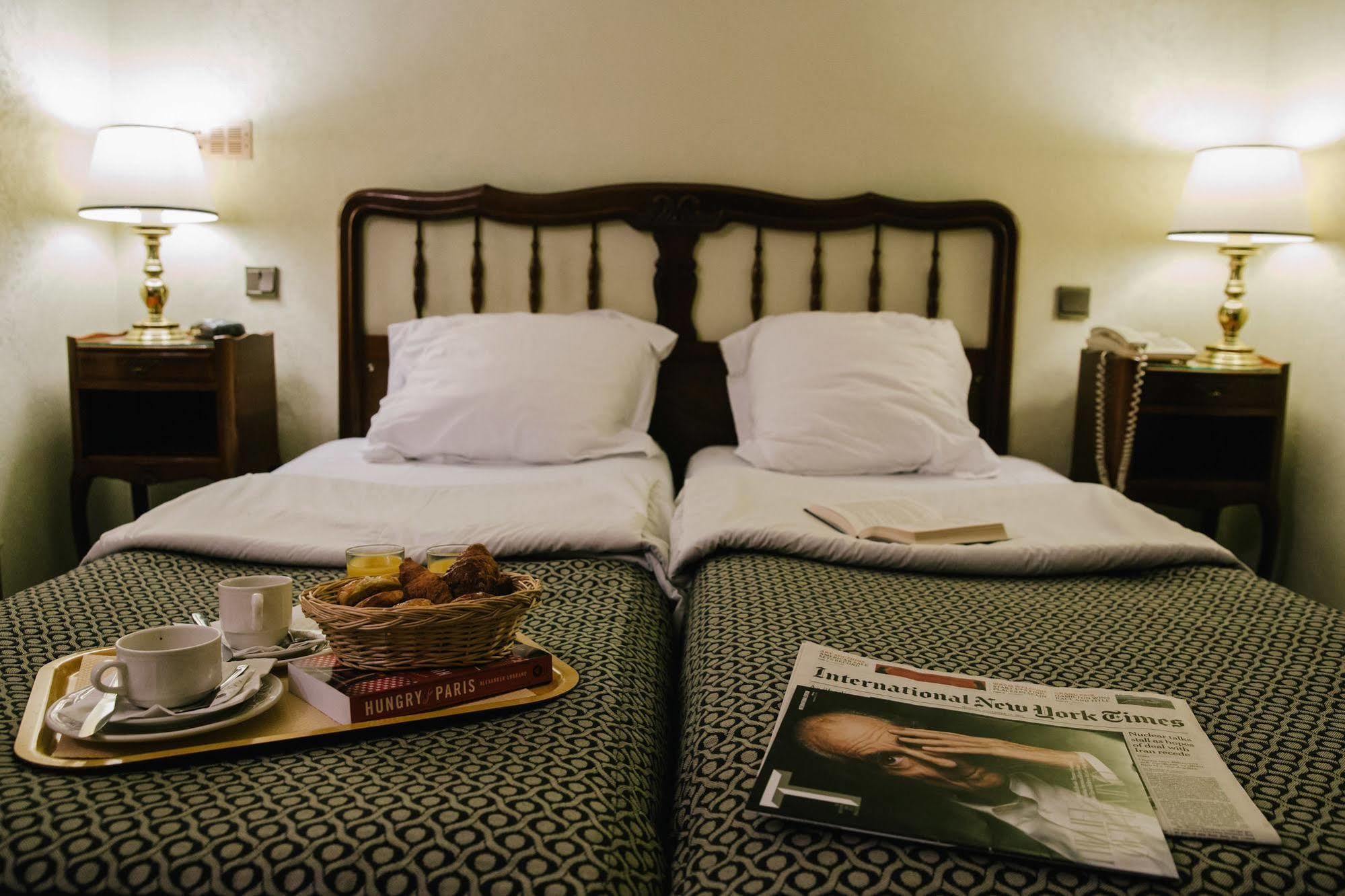 Hotel Saint Christophe Paris Bagian luar foto
