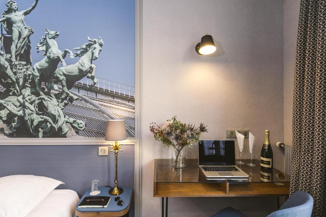Hotel Saint Christophe Paris Bagian luar foto
